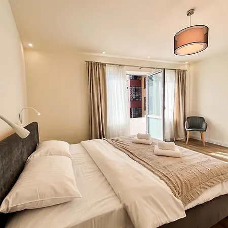 La Teatru - 2Bd Apartment Near Theatre And Old Town Brasov Exterior photo