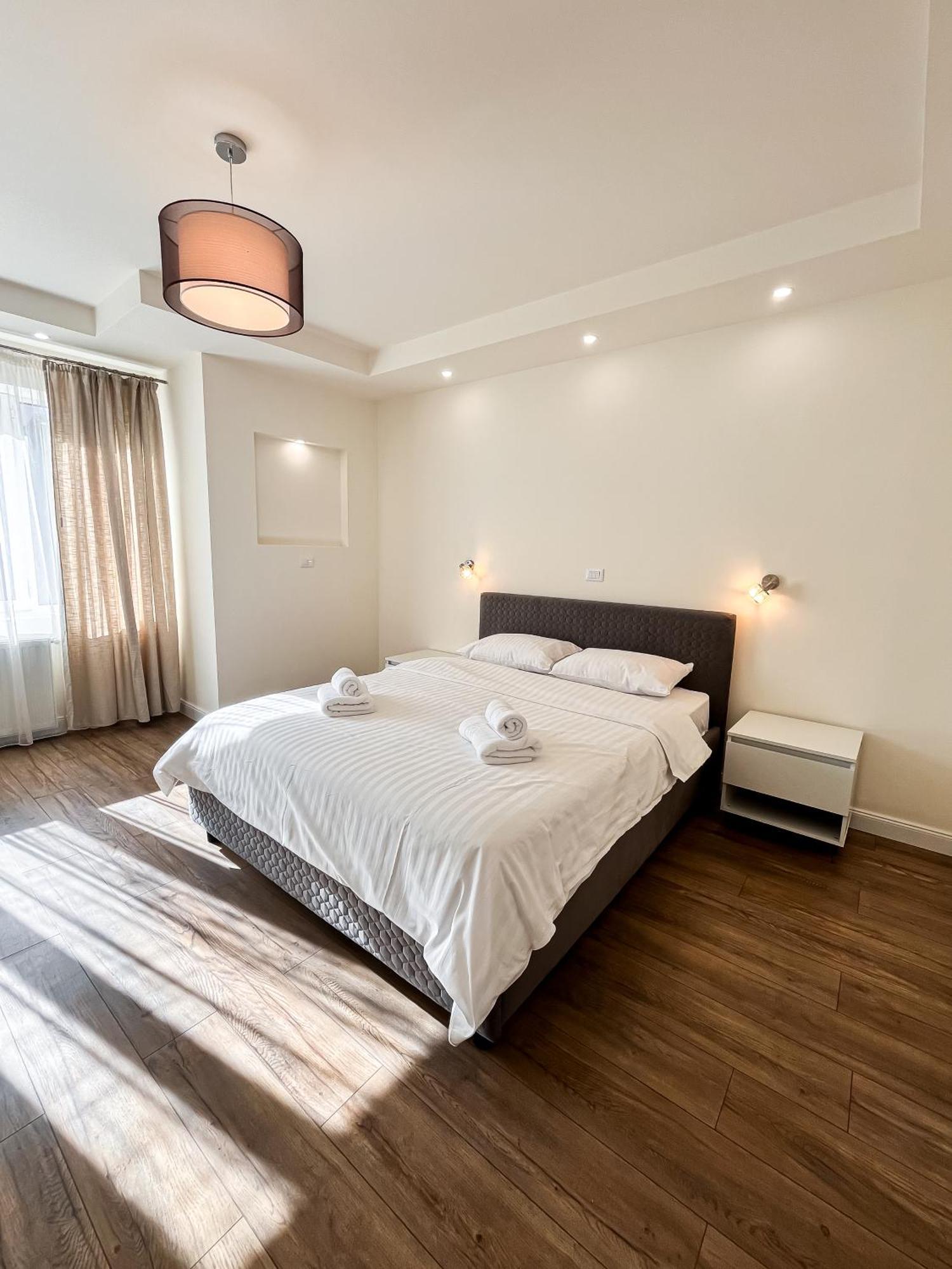 La Teatru - 2bd Near Theatre And Old Town *