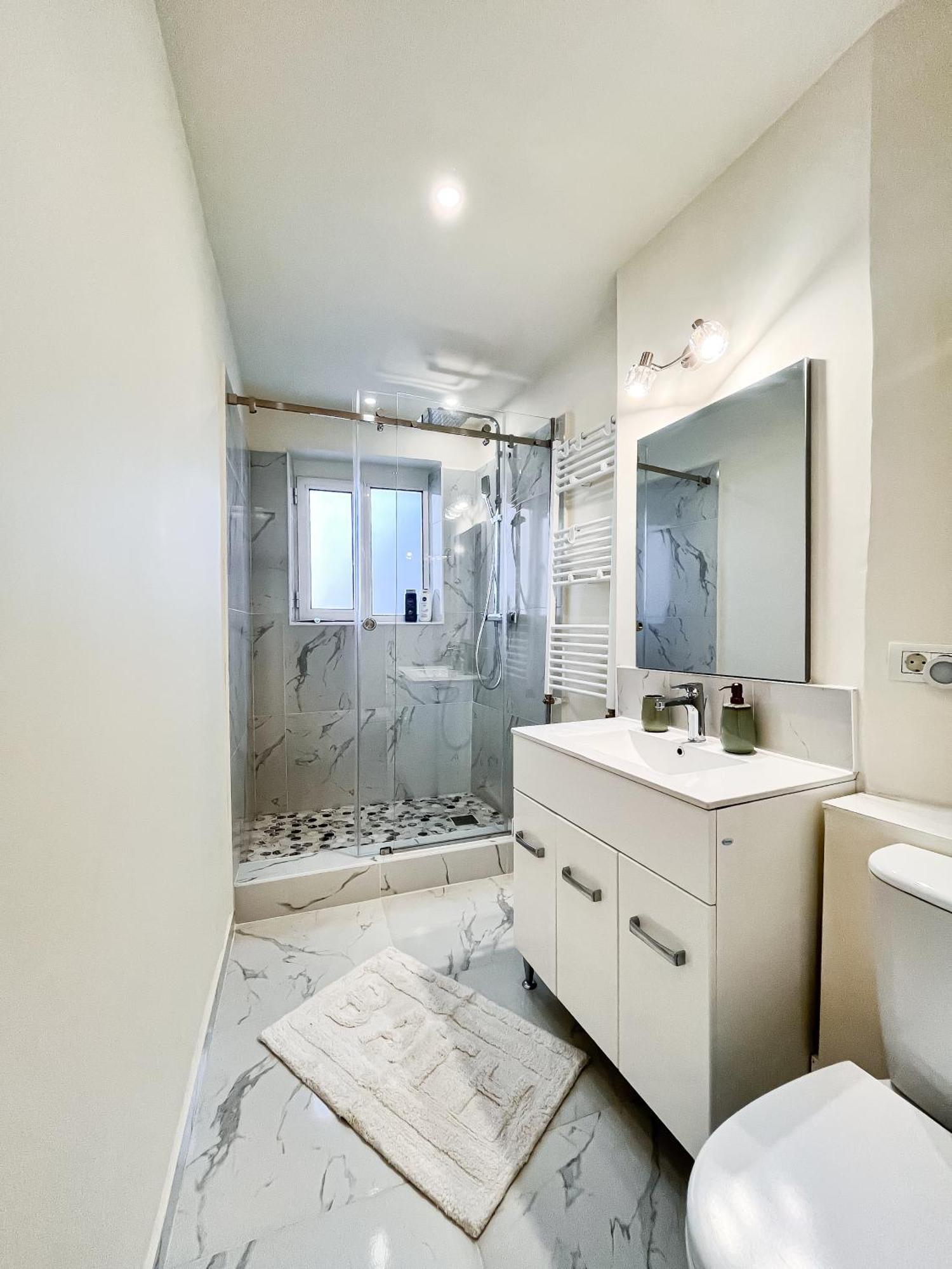 La Teatru - 2bd Near Theatre And Old Town Brasov