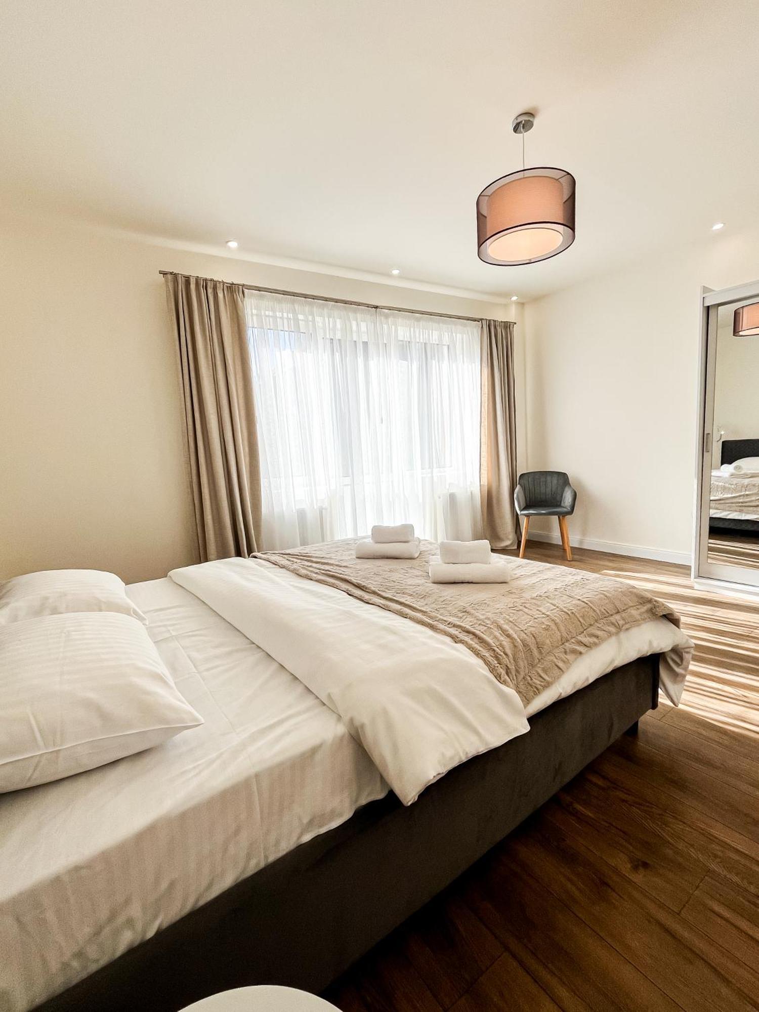 Apartment La Teatru - 2bd Near Theatre And Old Town Brasov